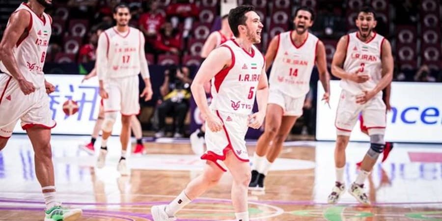 مانولوپولوس: به بازیکنان ایران افتخار می‌کنم/ بدون ارسلان و آرمان موفق نمی‌شدم