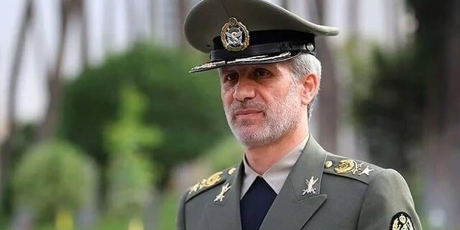 فرزندان برومند کشور در ارتش آماده‌اند به هر متجاوز بداندیش پاسخی کوبنده‌تر و پشیمان‌کننده‌تر دهند