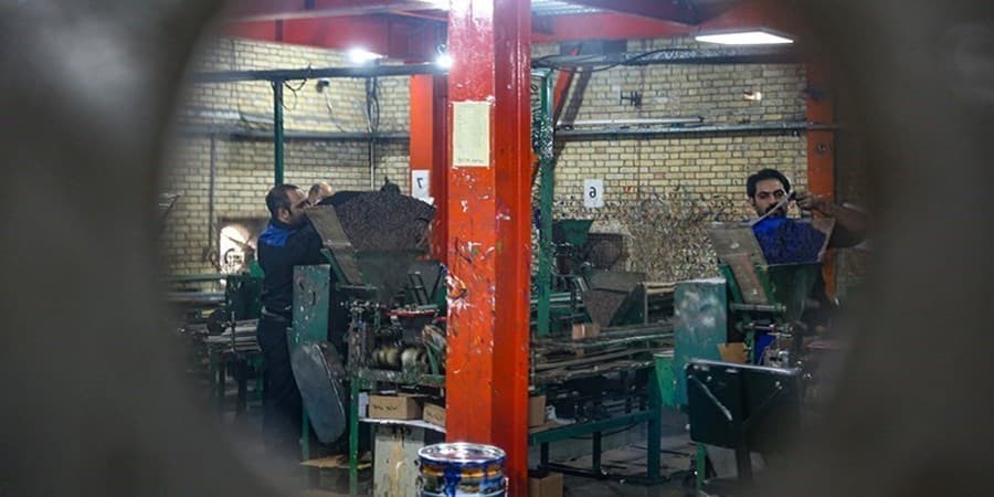 واکاوی ‌تعطیلی کارخانه‌های باسابقه/ چرا سیاست‌های اقتصادی دهه ۹۰ تولید ملی را به زمین زد؟