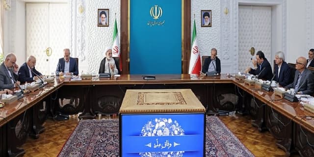 باید ته‌لنجی، کوله‌بری، منطقه آزاد و مناطق ویژه را ساماندهی کنیم
