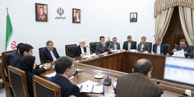 عارف: نباید درهای حضور اساتید و دانشجویان ایرانی در کنفرانسها و مجامع دانشگاهی بینالمللی را ببندیم