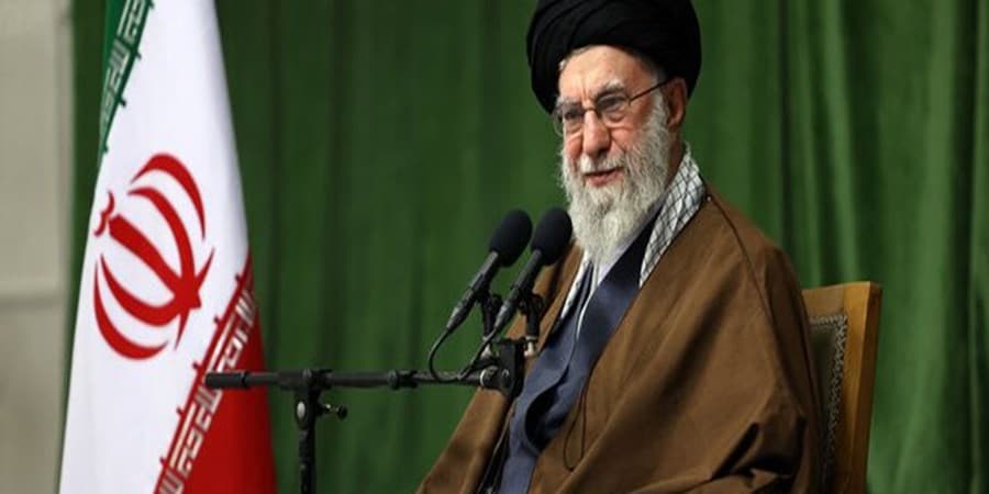 رهبر انقلاب: جوانان ما خوب هستند/رفتار برخی دستگاه‌ها انتقال ارزش‌های شهدا را نشان نمی‌دهد