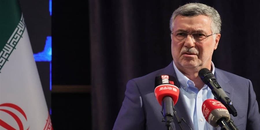 وزیر بهداشت خبر داد: ارز ترجیحی دارو فعلاً حذف نمی‌شود