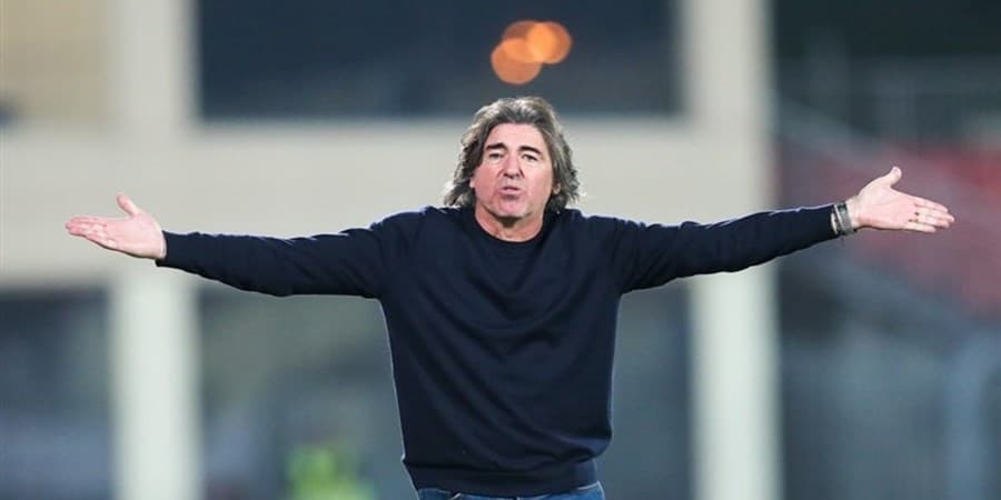 ساپینتو فعلا سرمربی استقلال ماند