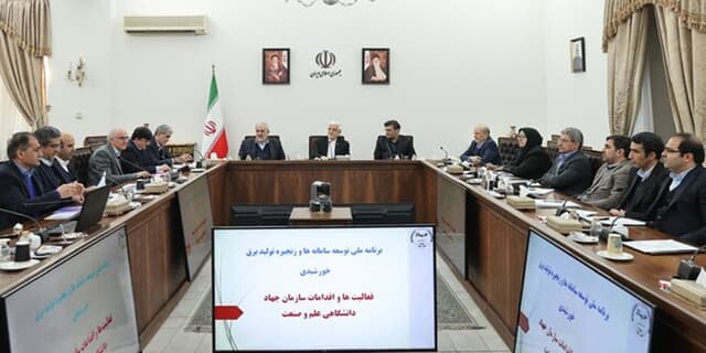 عارف: در بخش‌های زیادی از «های‌تک» شرایط خوبی داریم