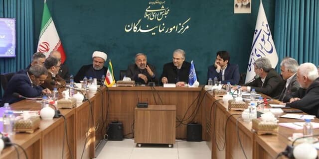 در نشست فوقالعاده مجمع نمایندگان تهران درباره مطالبات بازاریان چه گذشت؟