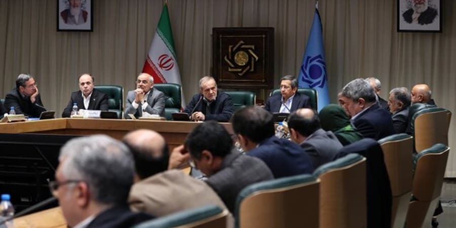 دستور مهم پزشکیان برای رفع موانع اجرایی تفویض اختیارات استانداران مرزی