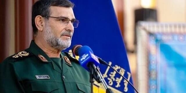 دریادار تنگسیری: وظیفه‌ همگان حفظ وحدت و حضور آگاهانه در صحنه است