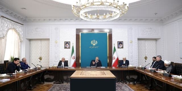 پزشکیان: قاطعانه در مسیر مبارزه با رانت و تبعیض گام برمی‌داریم