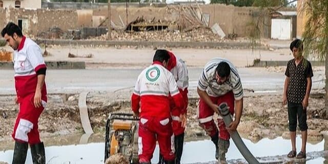 آماده‌باش هلال احمر در پی ورود سامانه بارشی به کشور از جمعه شب