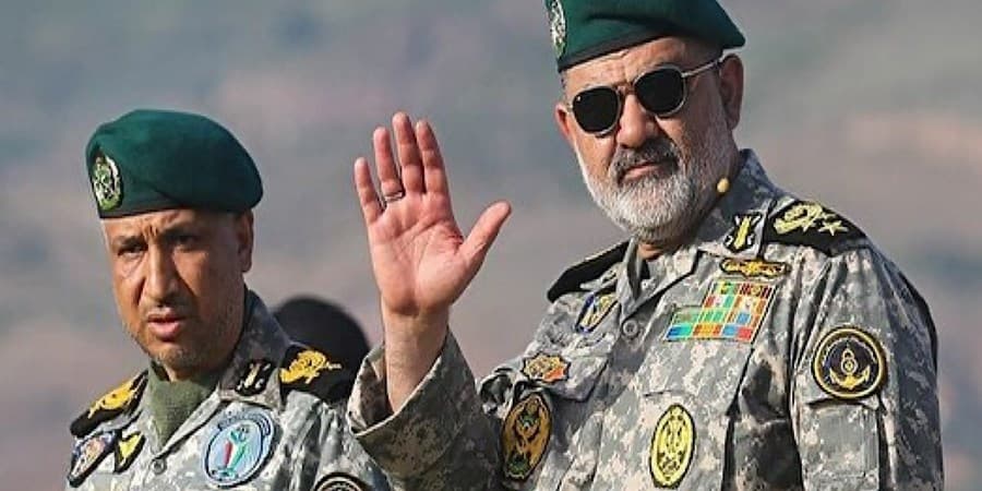 دریادار ایرانی: شبانه‌روز تحرکات دشمنان را رصد می‌کنیم