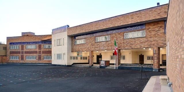 مدارس به والدین به عنوان کیف پول نگاه نکنند