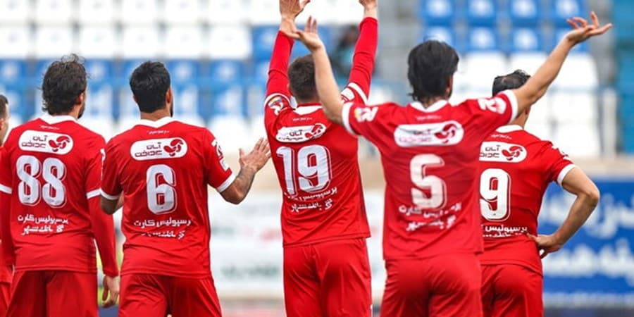 صدرنشینی گل‌گهر با شکست پرسپولیس/ ۶ بازی، ۴ باخت برای سرخپوشان!