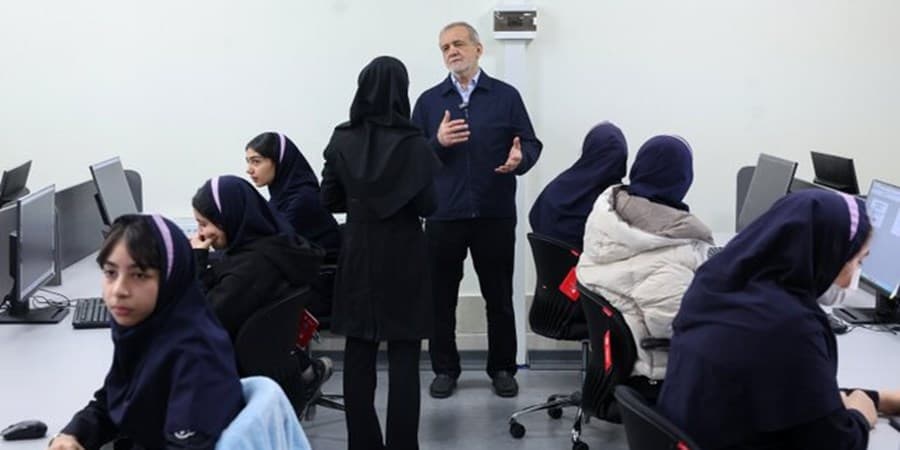 پزشکیان: ارتباط عمیق‌تر دانش‌آموزان با درس مستلزم مهارت‌افزایی و محتوای تصویری است