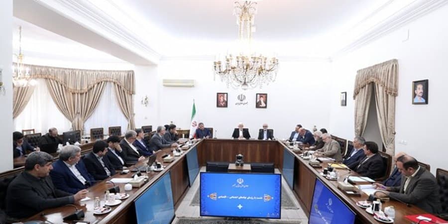 عارف: تأمین کالاهای اساسی با قیمت مناسب در ماه رمضان و نوروز از اولویت‌های فوری دولت است