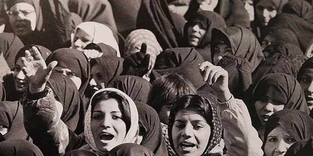 از روضه تا قیام؛ روایت ناگفته نقش زنان در انقلاب
