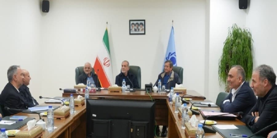 پزشکیان: حفظ ثبات اقتصادی در شرایط جنگی نیازمند هماهنگی کامل سیاست‌های پولی است