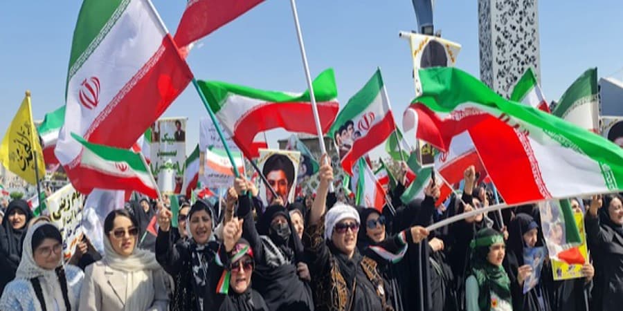 رزمایش دختران جان فدای ایران در تهران