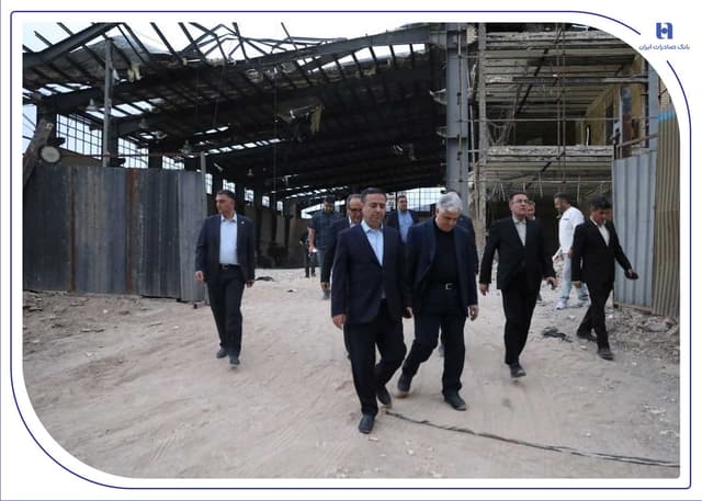 بازدید سرپرست بانک صادرات ایران از کارخانه آسیبدیده از جنگ؛ تأکید بر نقش بانک صادرات ایران در نوسازی اقتصاد پس از جنگ و اشتغالزایی پایدار