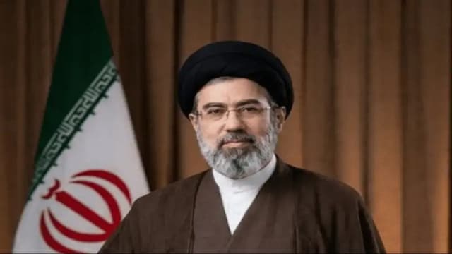 رهبر معظم انقلاب: درک و شناخت امام (ره) چراغ راه آینده ایران اسلامی است