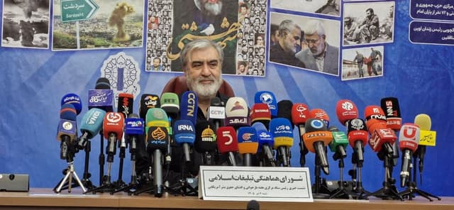 تنگه هرمز در مدیریت نیروهای مسلح و سپاه است/ شعار «مرگ بر آمریکا» ادامه خواهد داشت
