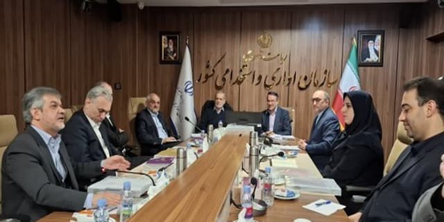 بازدید سرزده رئیس جمهور از سازمان اداری و استخدامی کشور