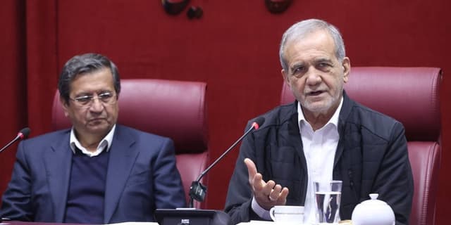 سیاستهای مرتبط با بانك، پول و ارز، در جلسات سران قوا