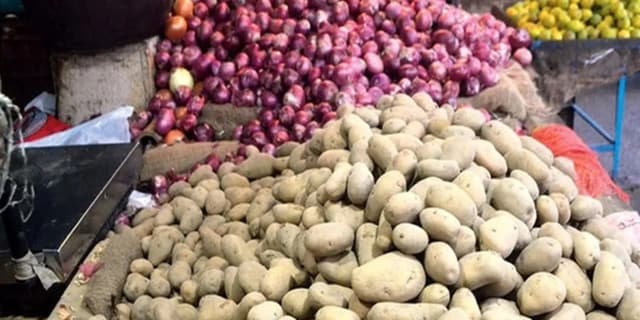 کاهش تدریجی قیمت سیبزمینی در بازار؛ ورود محمولههای جدید از جنوب