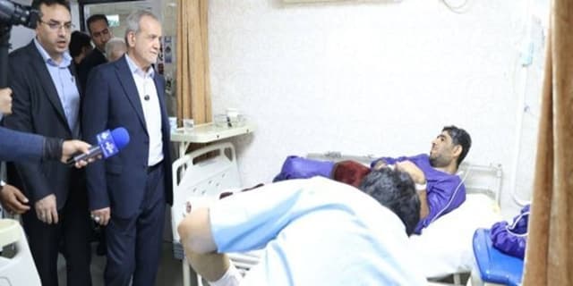 رئیس جمهور از مجروحان حادثه بندر شهید رجایی عیادت کرد