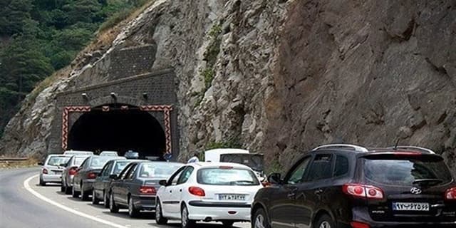 ترافیک سنگین در جاده چالوس و آزادراه تهران شمال/ احتمال یکطرفه شدن جادههای شمال