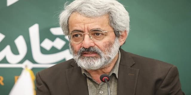 سلیمینمین: نسخهنویسان «تسلیم» و تندروها هر دو به دشمن امید میدهند