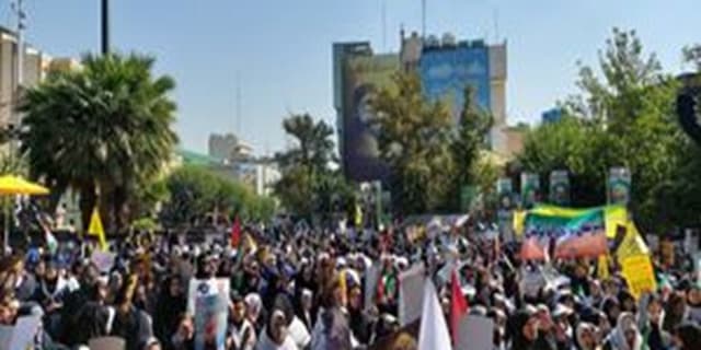 حاشیههای راهپیمایی تهرانیها در محکومیت اقدامات تروریستی آمریکا و رژیم صهیونیستی
